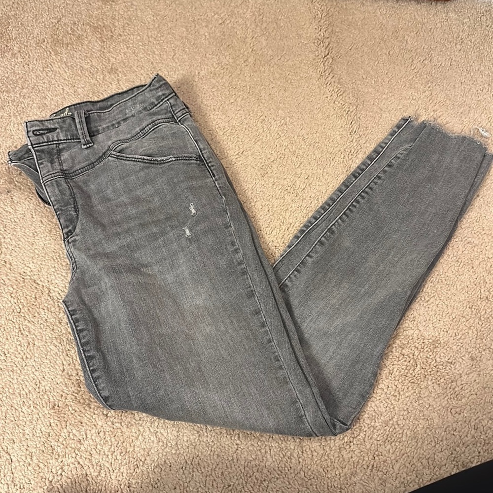 Universal Thread Gray Jeans